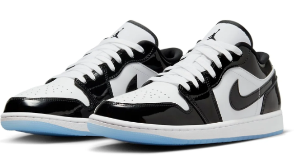 Air Jordan 1 Low SE Sneakers - Black / White / Concord F1C329